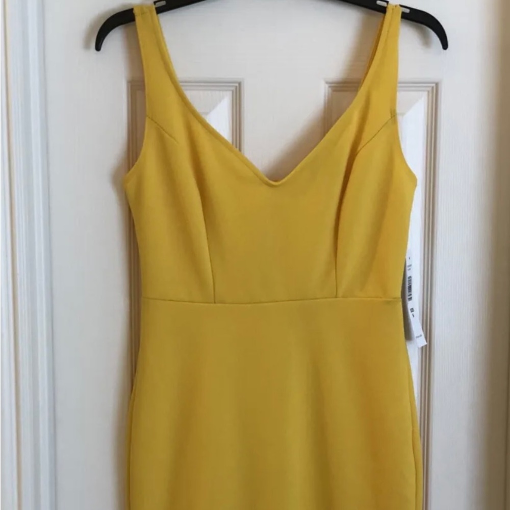 Jump Apparel yellow v-neck cocktail dress size small.